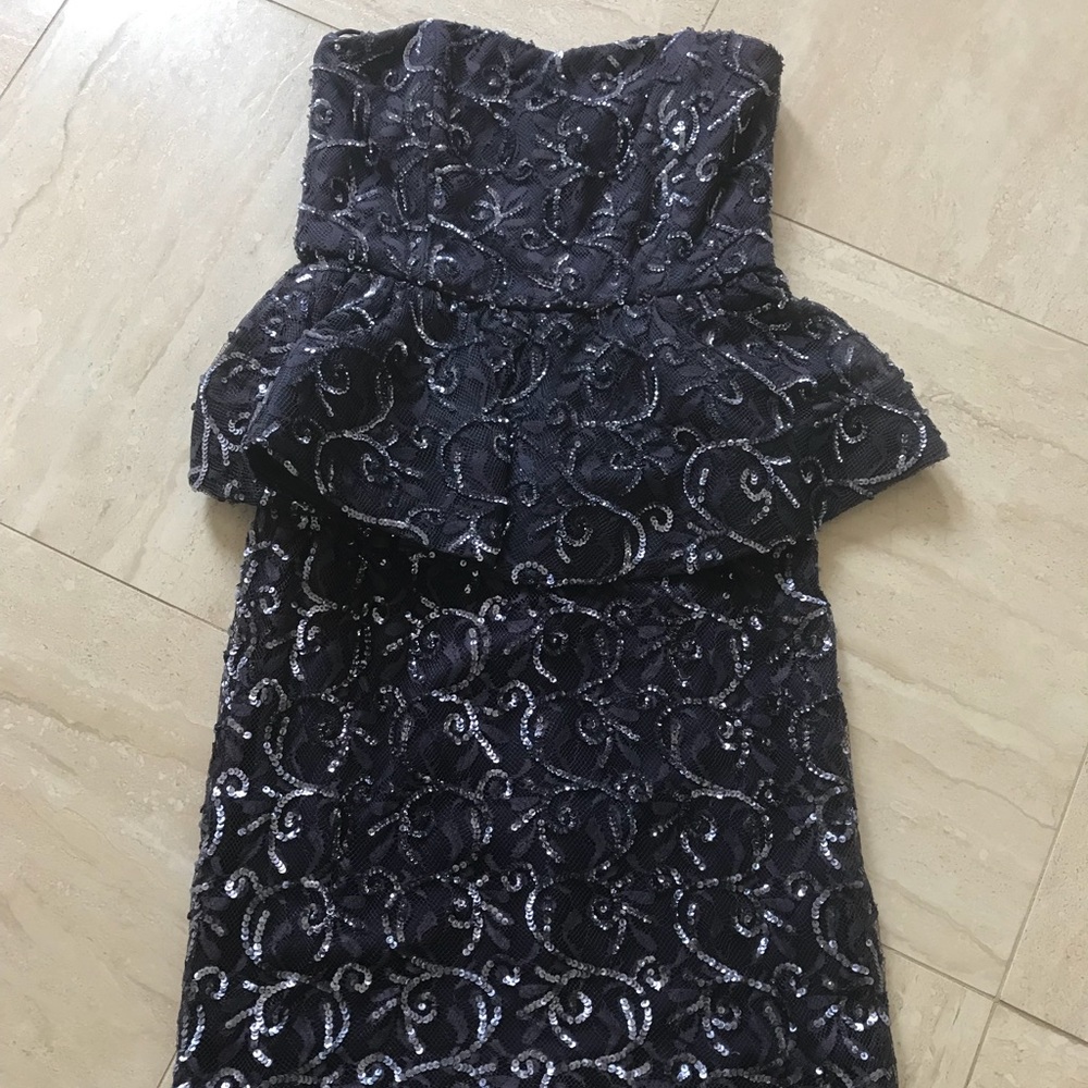 Alice and olivia size 4 sequenced peplum gown